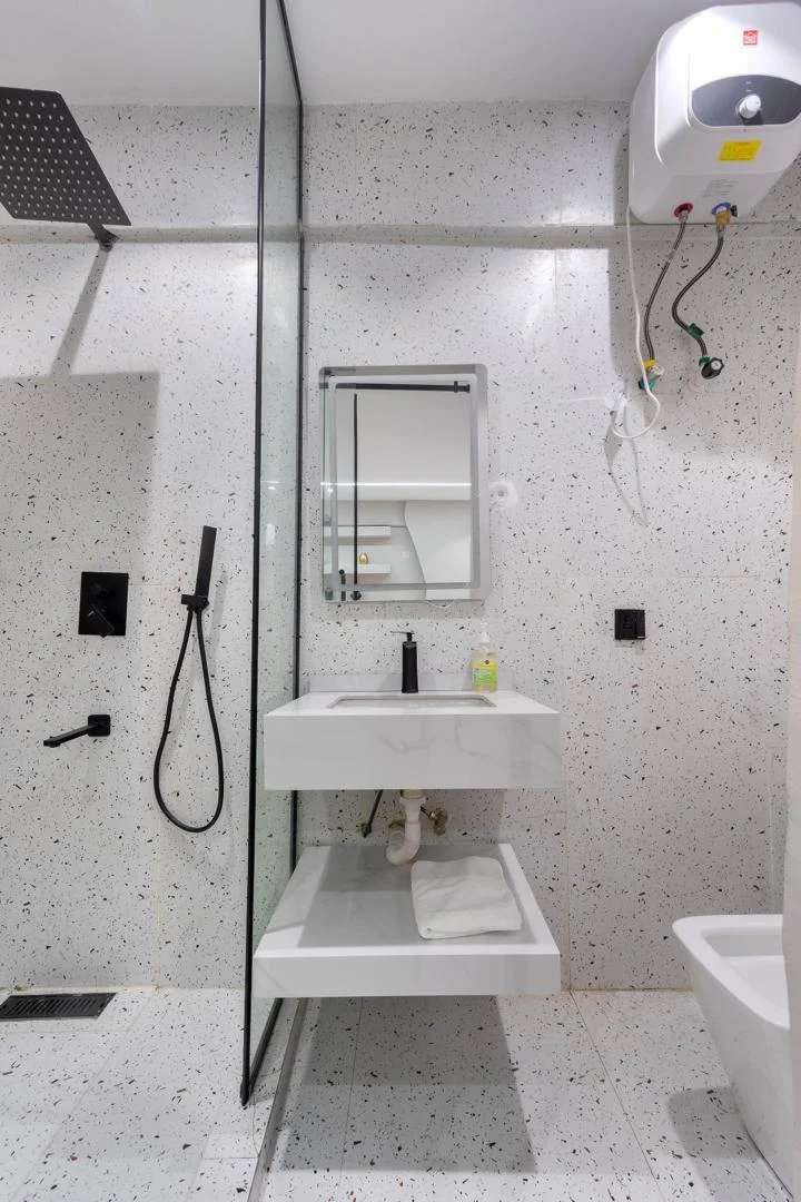 Nigel, Admiralty Way, Lekki Phase 1 – photo 2