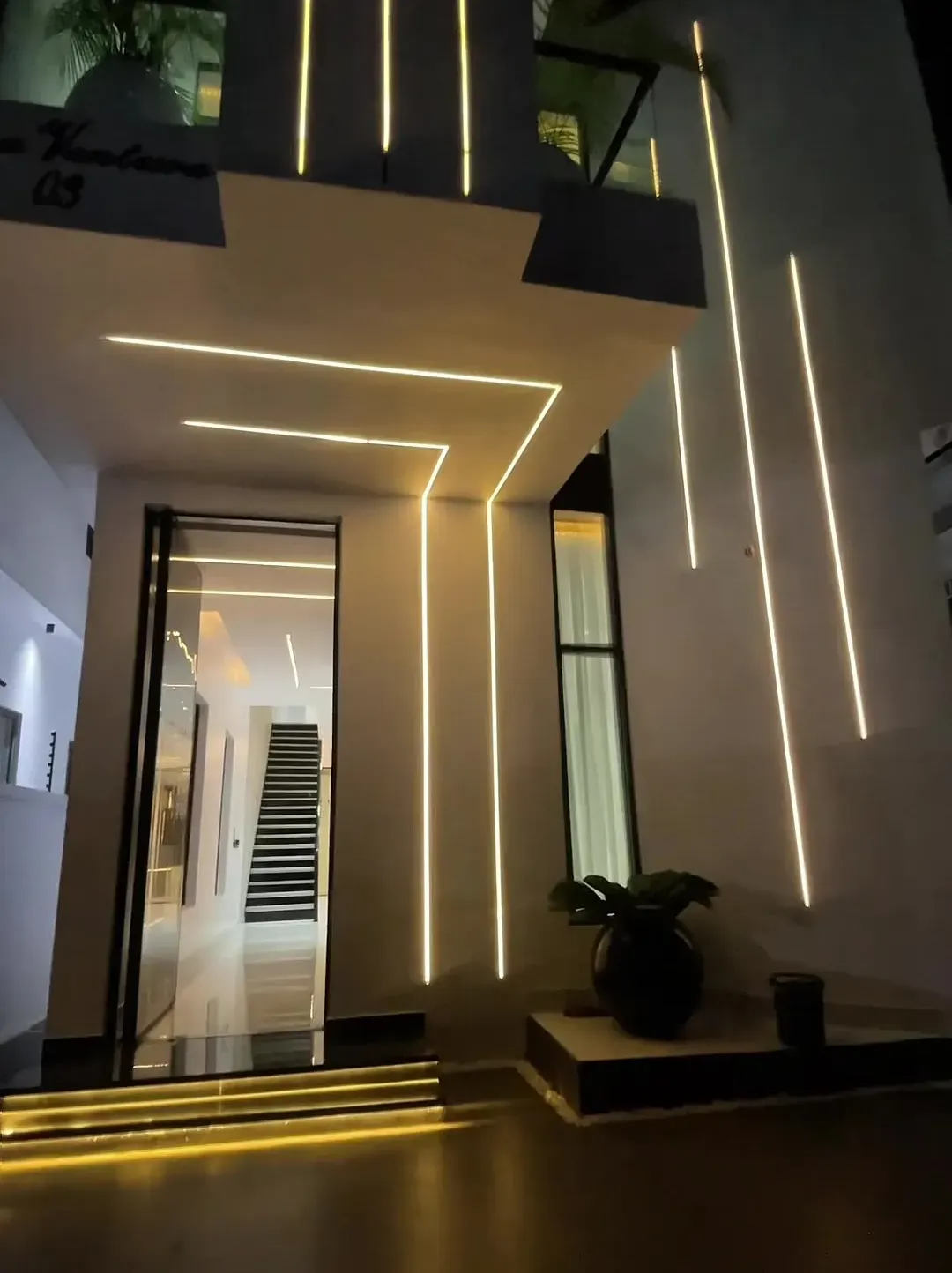 5 Bedroom Smart Home with Cinema, Pool & Rooftop, Ikota Villa Estate, Lekki – photo 8