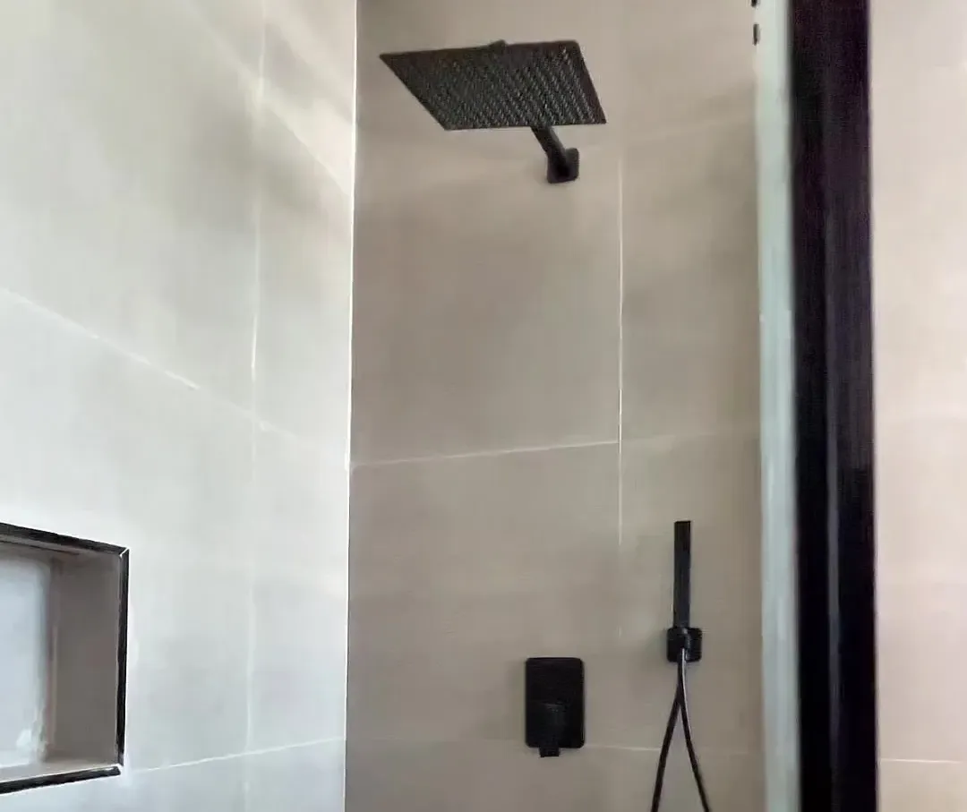 Luxury 2, 3 & 4 Bedroom Apartments, Spar Road, Ikate – photo 11