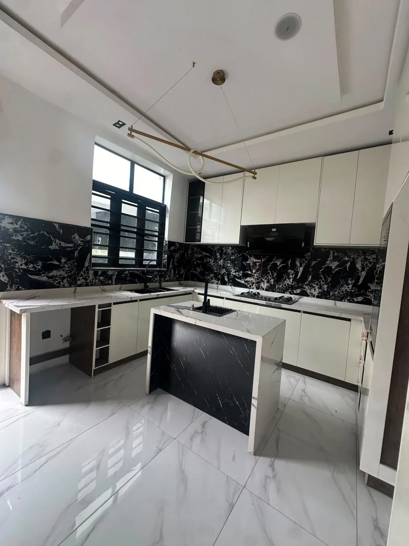 5 Bedroom Semi-Detached Duplex, Daffodil, Chevron – photo 2