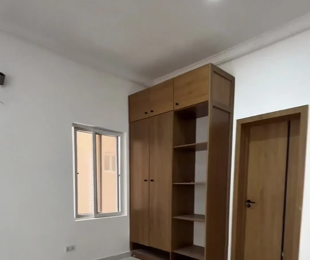 2 Bedroom Apartment, Western Foreshore, Osapa London – photo 11