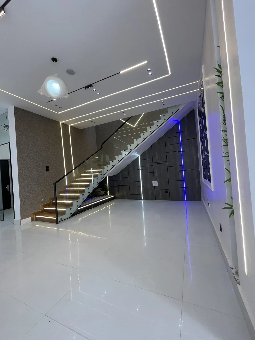 4 Bedroom Semi-Detached Duplex, Ikota GRA Estate – photo 4