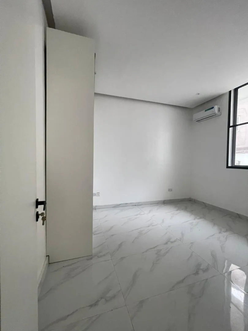 1 & 2 Bedroom Apartments, Lekki Phase 1 (Right) – photo 4