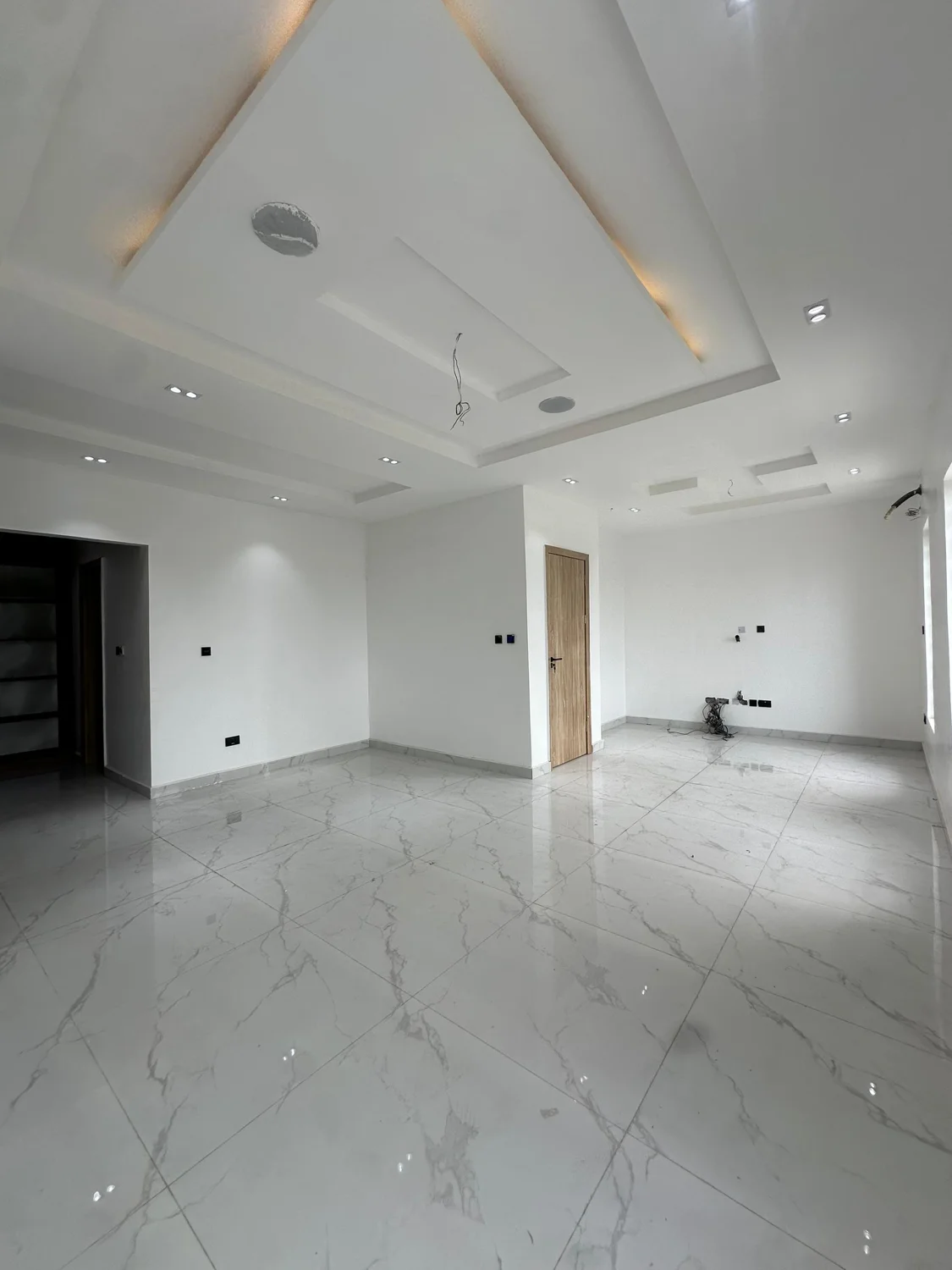 5 Bedroom Fully Detached Duplex, Royal Gardens, Ajah – photo 2